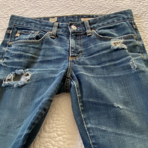 AG Adriano Goldschmied Distressed Ankle Cropped Jeans​ Size 26R - Picture 7 of 16